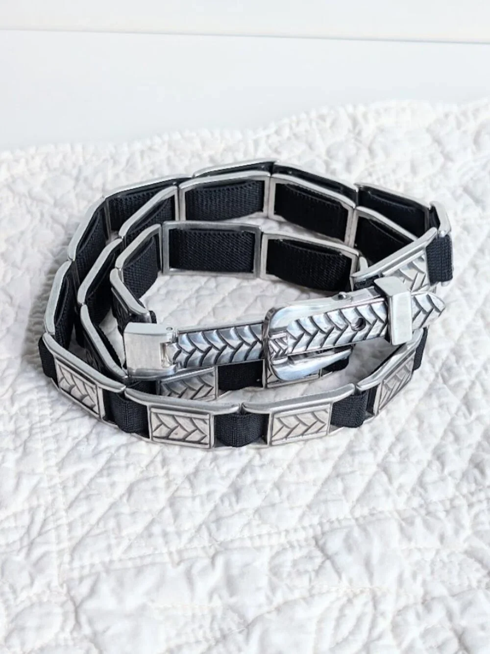 Vintage Chico's Rectangular Silver Metal Tile Concho Elastic Belt Fits 40-48